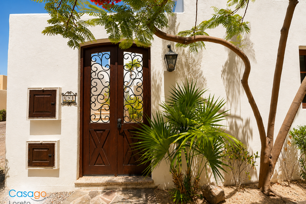 Welcome to your perfect getaway, a beautiful 2-bed 2-bath home located in the peaceful Agua Viva