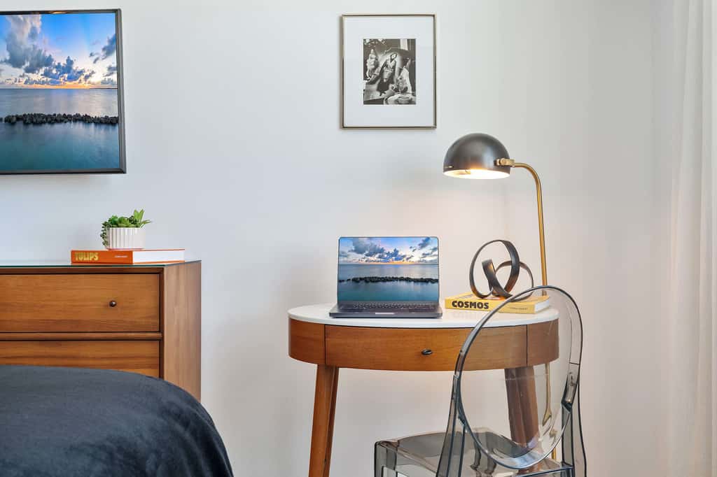 Bright & Stylish Room in Coconut Grove