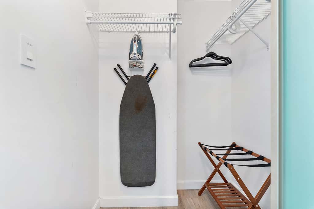 Bright & Stylish Room in Coconut Grove
