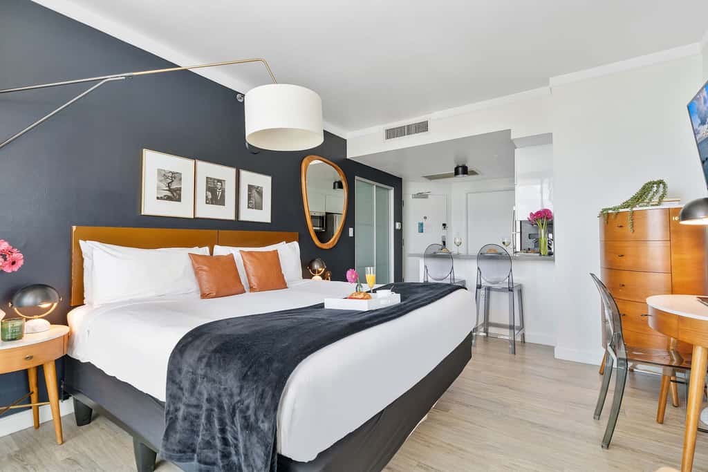 Stylish Studio – Coconut Grove Retreat