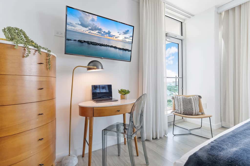 Stylish Studio – Coconut Grove Retreat