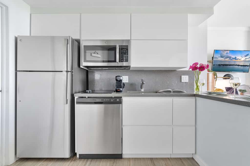 Stylish Studio – Coconut Grove Retreat