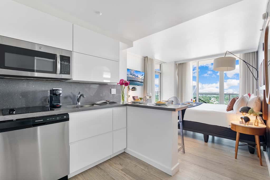 Stylish Studio – Coconut Grove Retreat