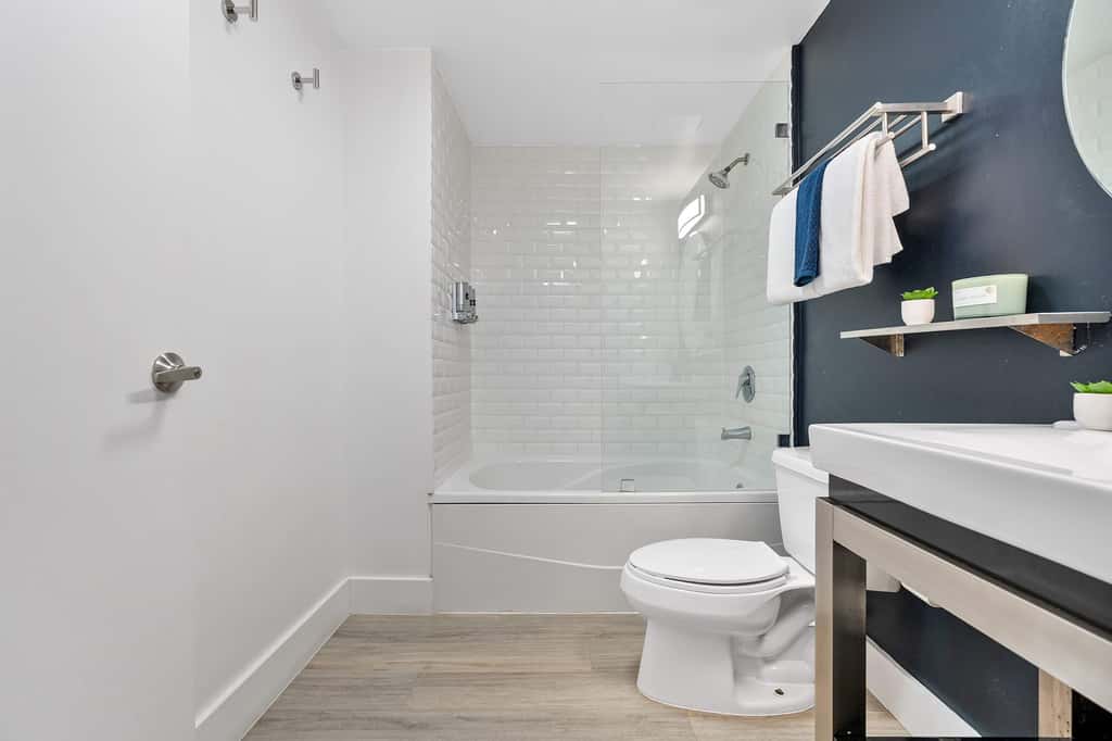Stylish Studio – Coconut Grove Retreat