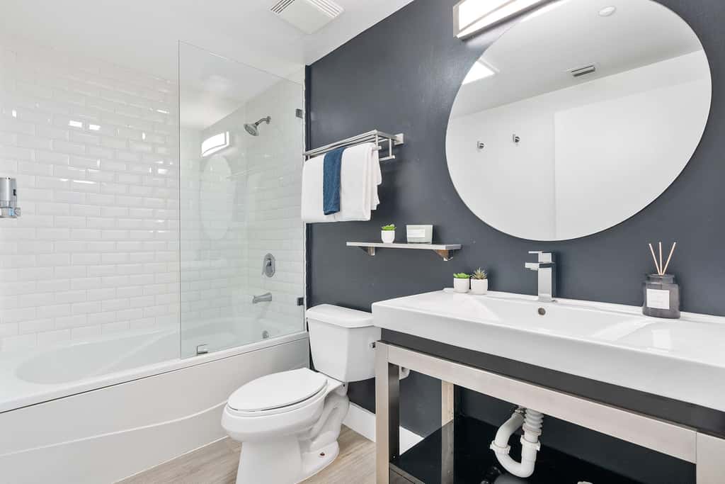 Stylish Studio – Coconut Grove Retreat