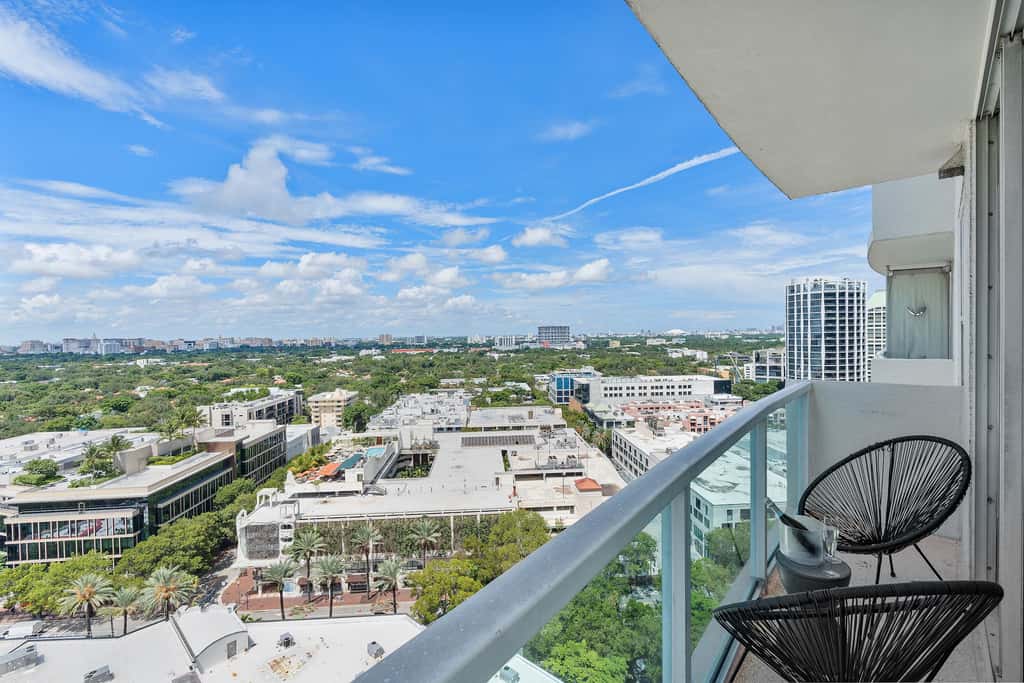 Stylish Studio – Coconut Grove Retreat