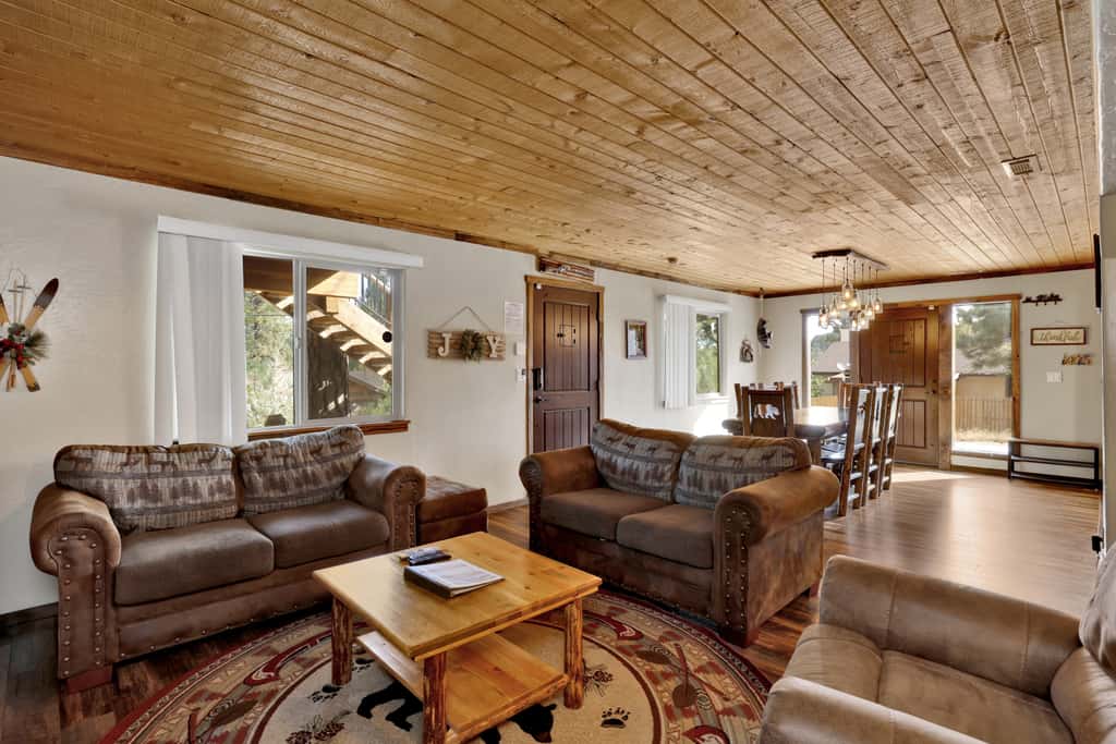 Newsom's Hideaway #2668