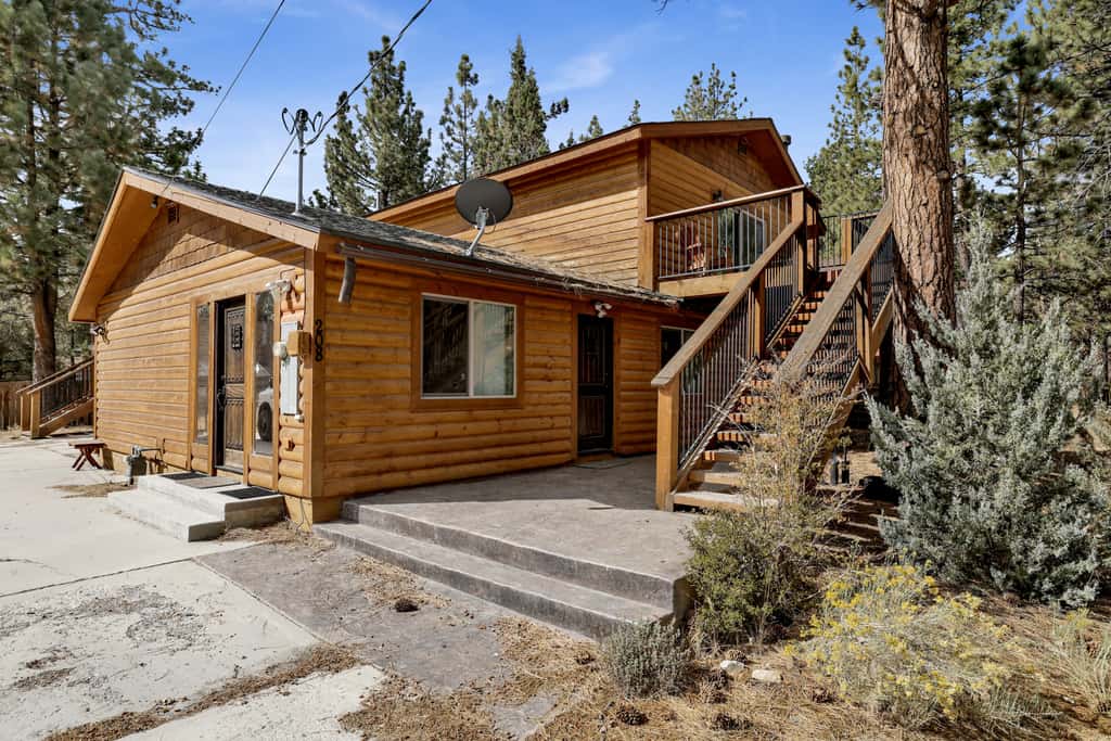 Newsom's Hideaway #2668