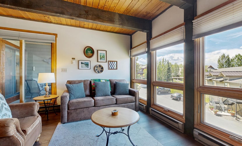 Cozy Steamboat Home Close to Shared Hot Tubs & Pool - Access to Lifts & Shuttle!