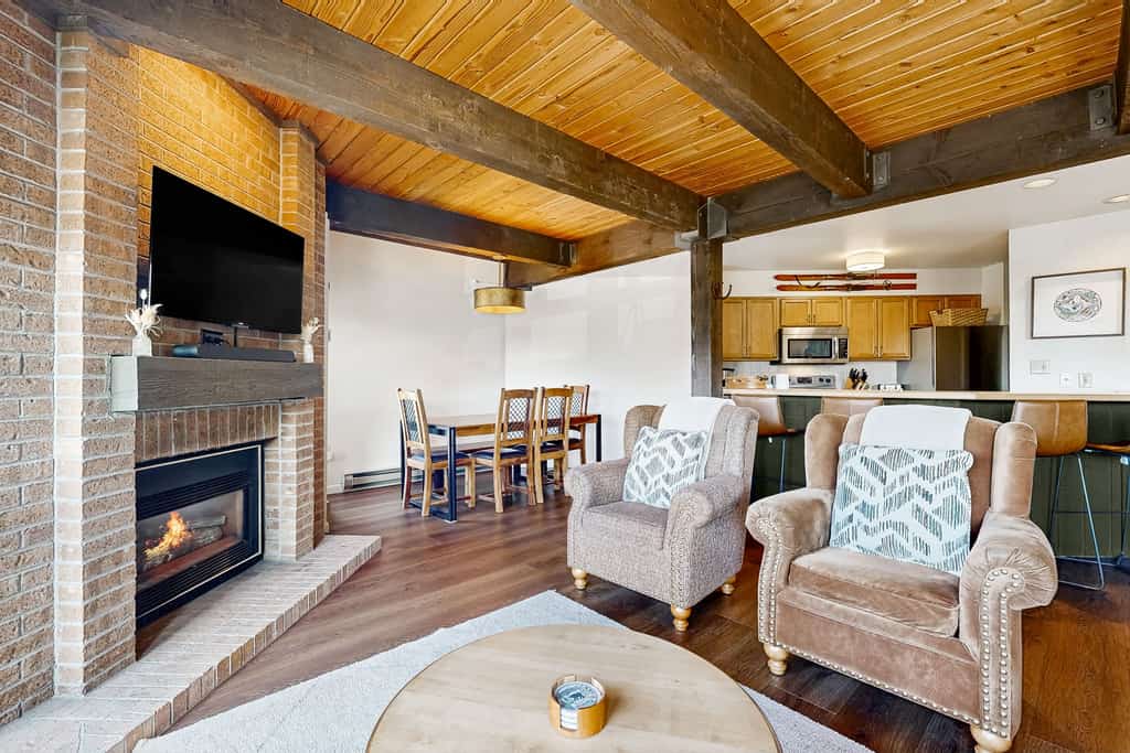 Cozy Steamboat Home Close to Shared Hot Tubs & Pool - Access to Lifts & Shuttle!