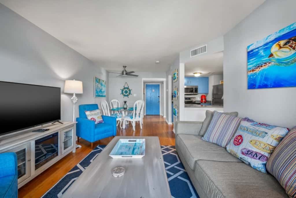 Turtle Nest · Oceanfront 2BR • Pool • Walk Beach • Sleeps 6