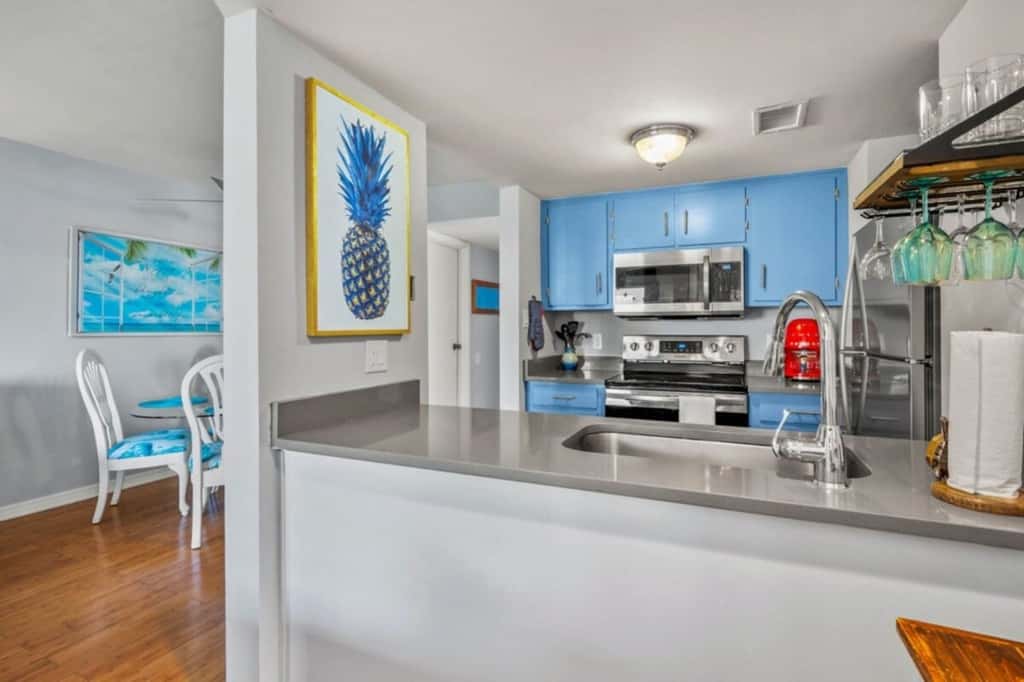 Turtle Nest · Oceanfront 2BR • Pool • Walk Beach • Sleeps 6