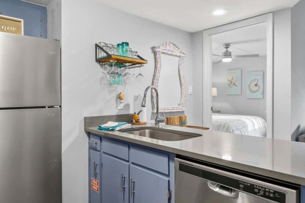 Turtle Nest · Oceanfront 2BR • Pool • Walk Beach • Sleeps 6