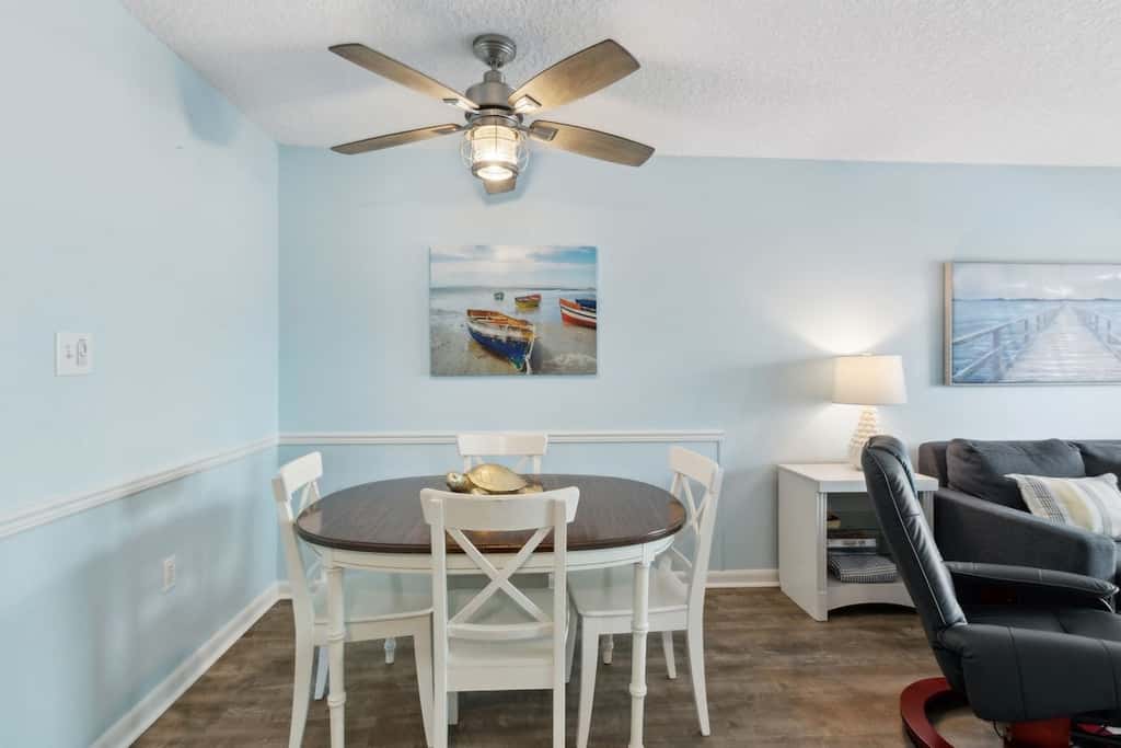 Deep Blue Sea · Beachfront Condo • Pool • Sleeps 6