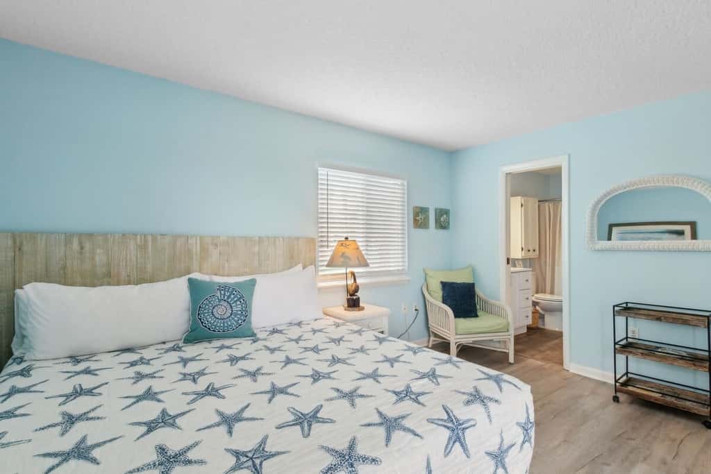 Deep Blue Sea · Beachfront Condo • Pool • Sleeps 6