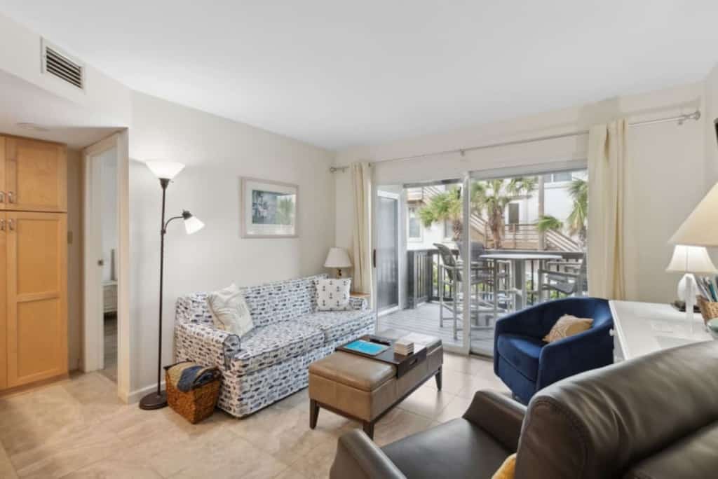 Oceanfront Condo • Pool • Direct Beach