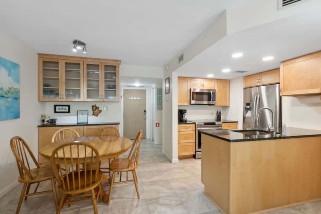 Sand Dollar Villas 102 - Beauty and the Beach