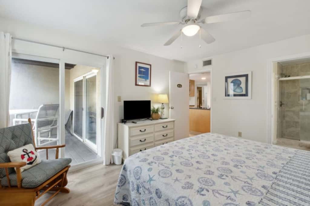 Sand Dollar Villas 102 - Beauty and the Beach