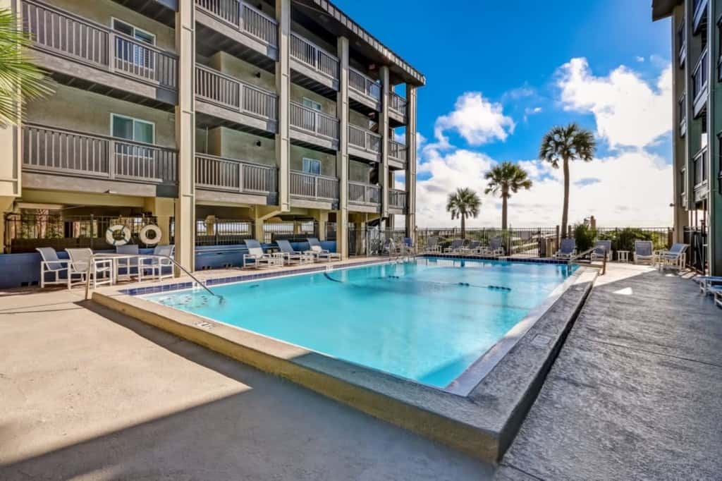 Sand Dollar Villas 102 - Beauty and the Beach