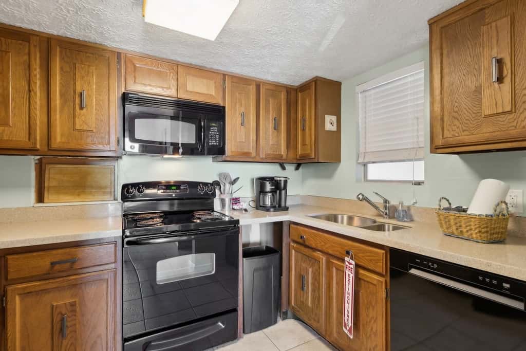 Lighthouse Landing · New Listing - 3BR Condo w/ Pool | Walk to B