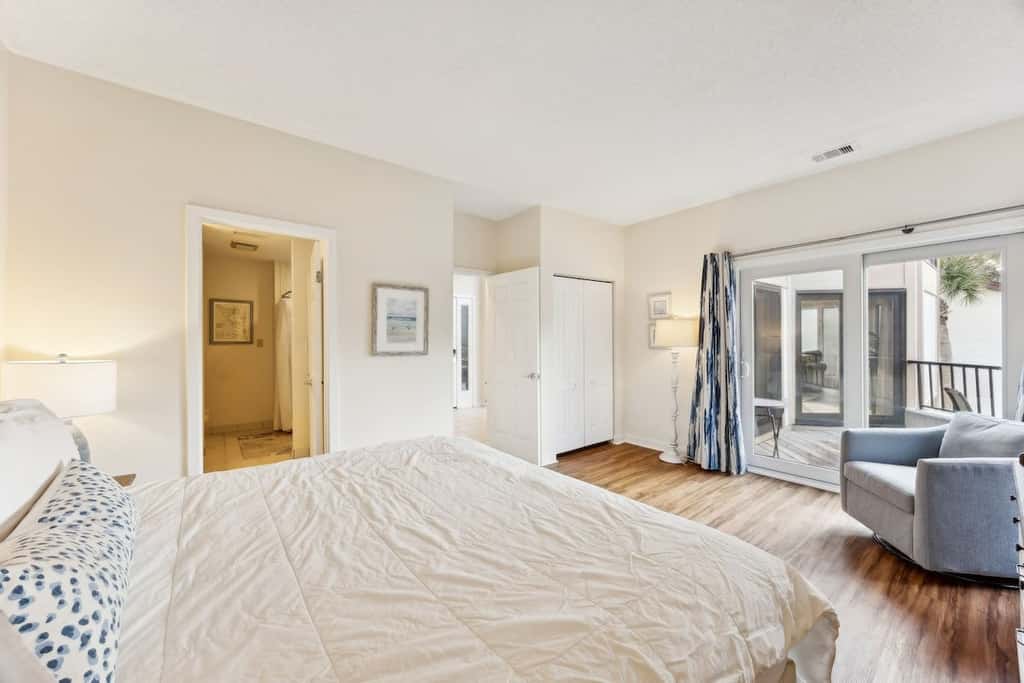 Omni Courtside Escape · Omni Condo • Pool • Walk to Beach