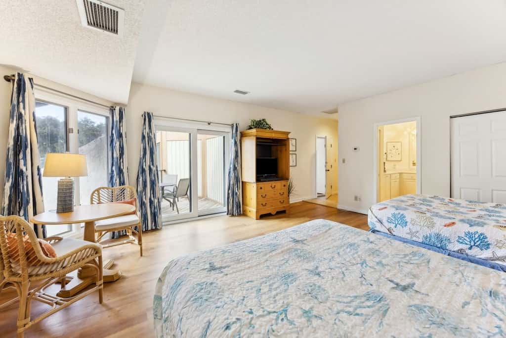 Omni Courtside Escape · Omni Condo • Pool • Walk to Beach