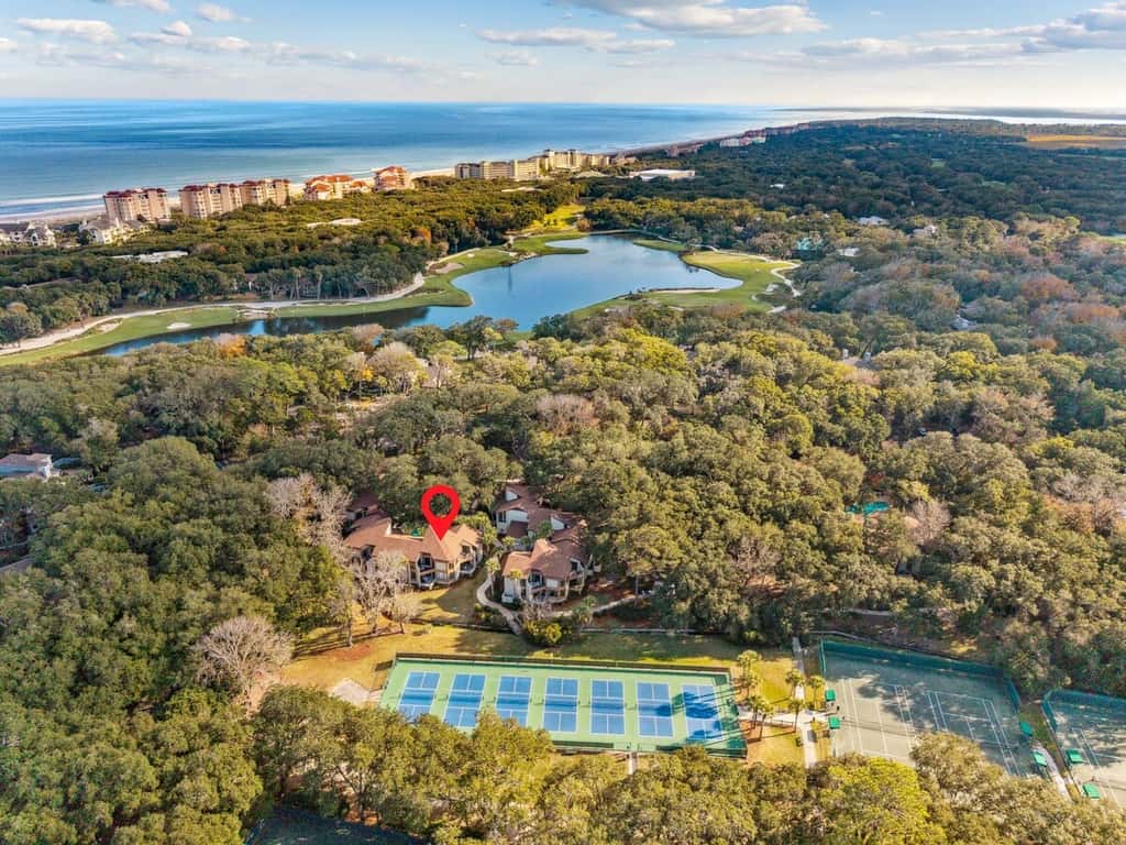 Omni Courtside Escape · Omni Condo • Pool • Walk to Beach