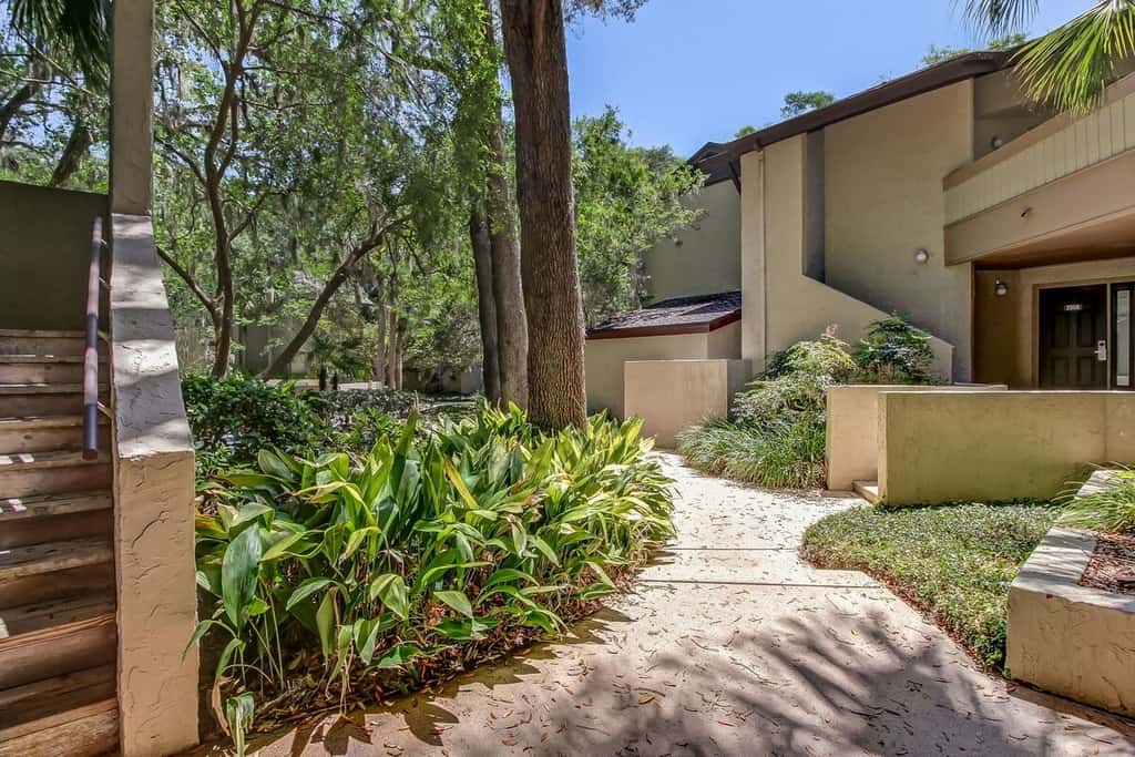 Omni Courtside Escape · Omni Condo • Pool • Walk to Beach
