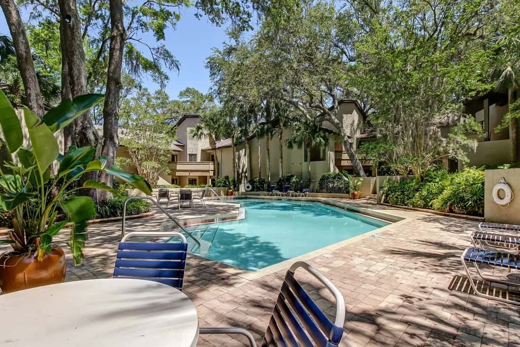 Omni Courtside Escape · Omni Condo • Pool • Walk to Beach
