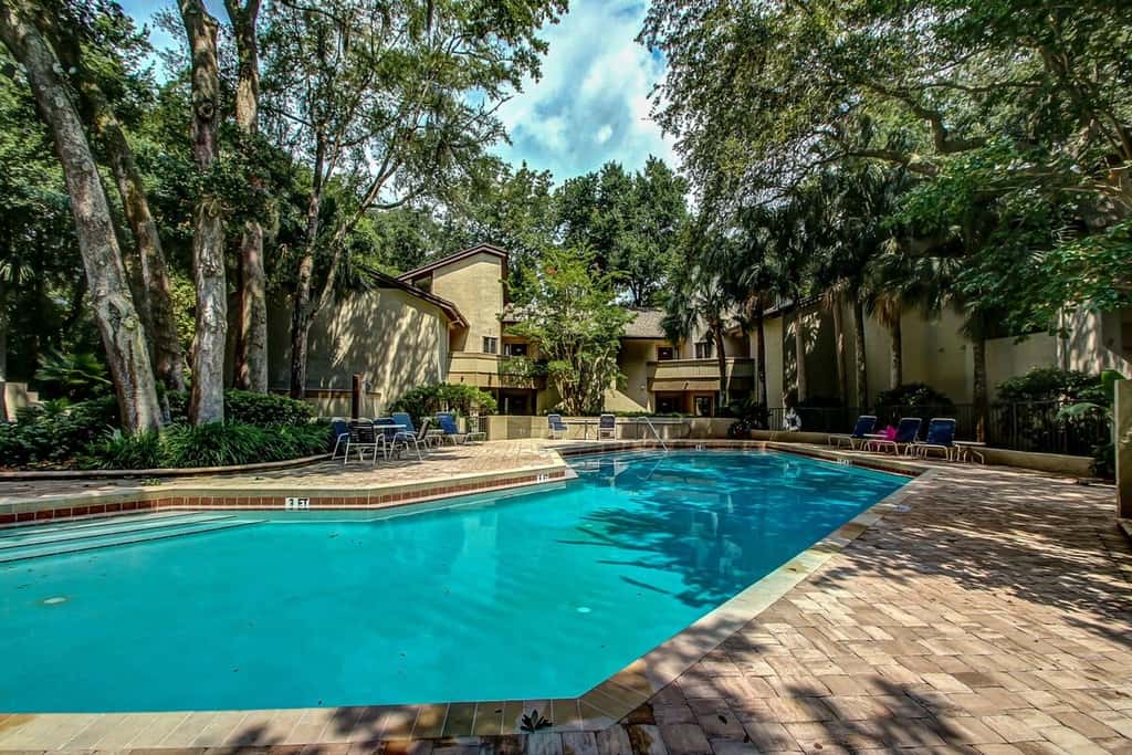 Omni Courtside Escape · Omni Condo • Pool • Walk to Beach
