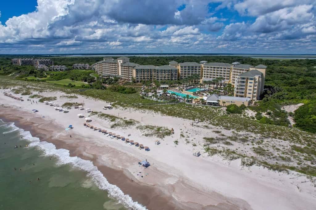 Omni Courtside Escape · Omni Condo • Pool • Walk to Beach