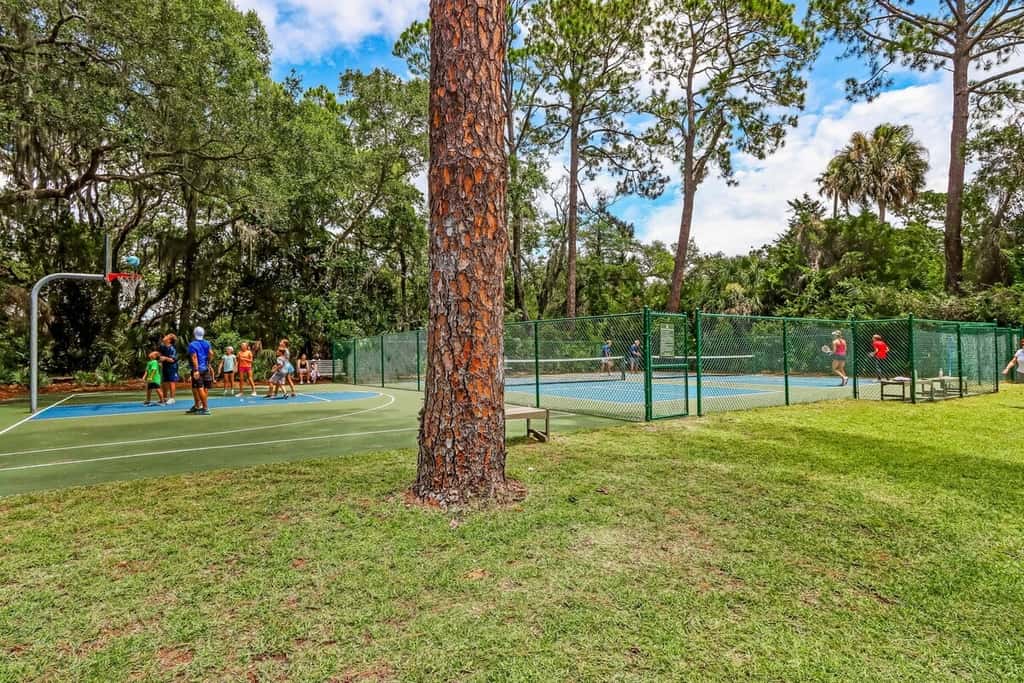 Omni Courtside Escape · Omni Condo • Pool • Walk to Beach