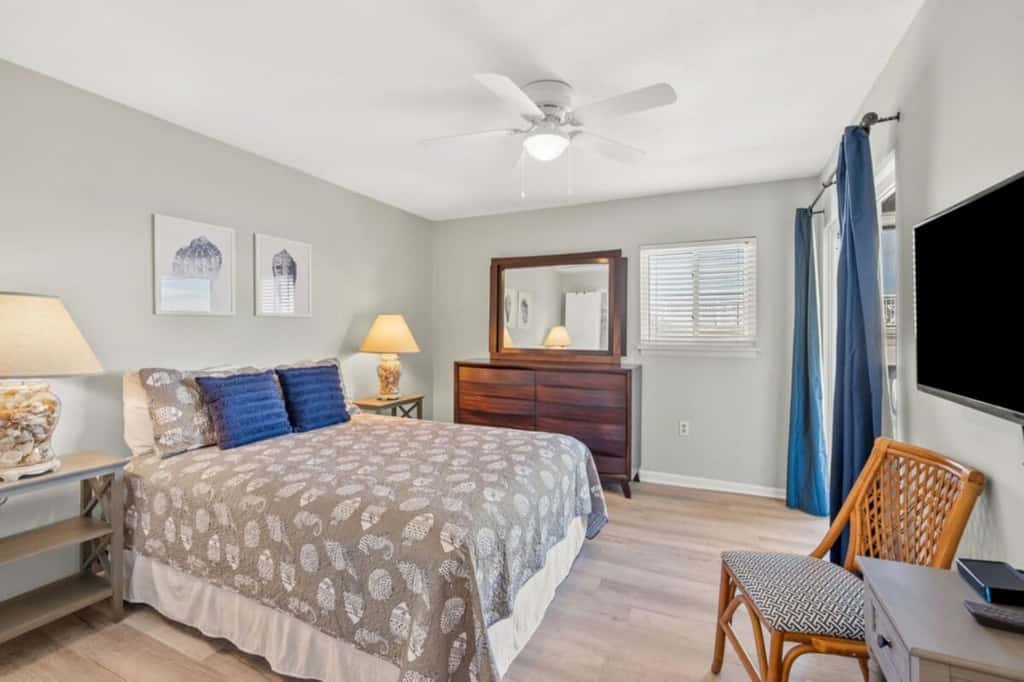 Sand Dollar Seaview Escape · Top Floor • Beach Access • Pool