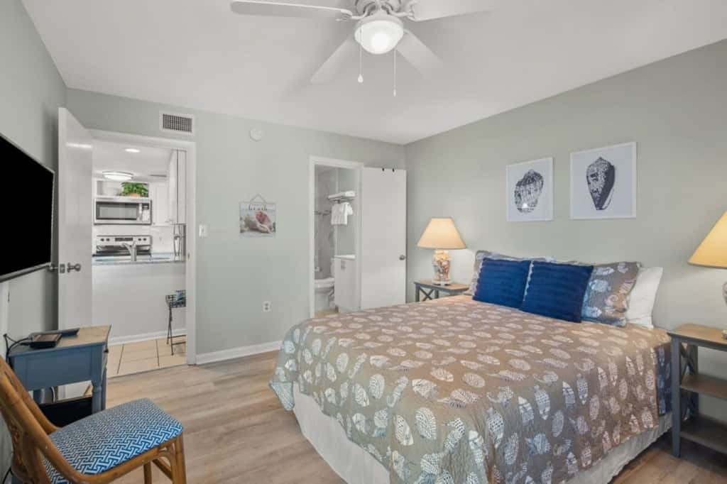 Sand Dollar Seaview Escape · Top Floor • Beach Access • Pool