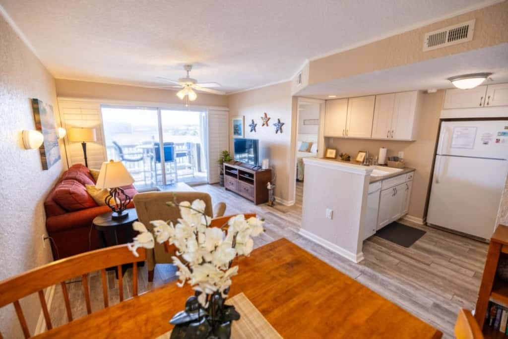 Southern Comfort  · Amelia Island Ocean View + Pool | Top Floor