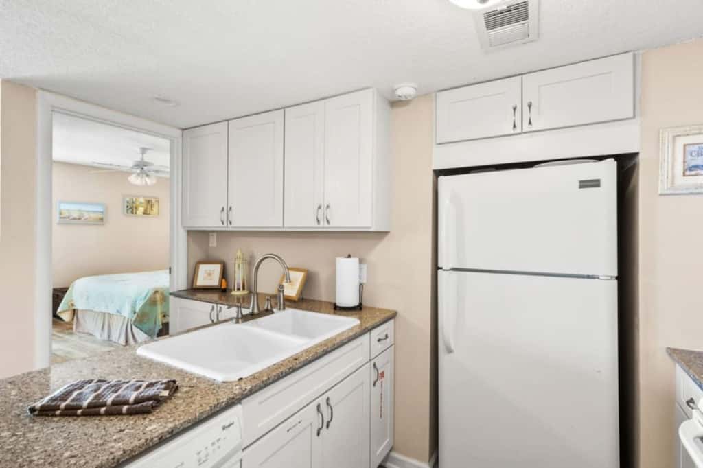Southern Comfort  · Amelia Island Ocean View + Pool | Top Floor