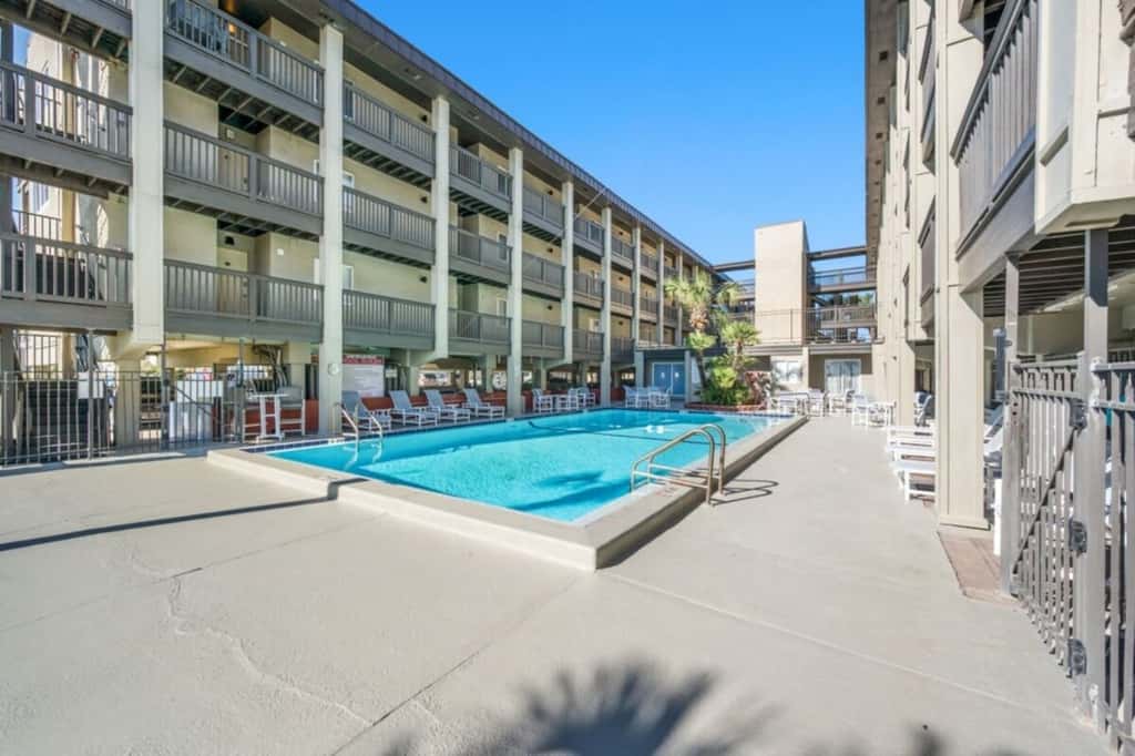 Southern Comfort  · Amelia Island Ocean View + Pool | Top Floor