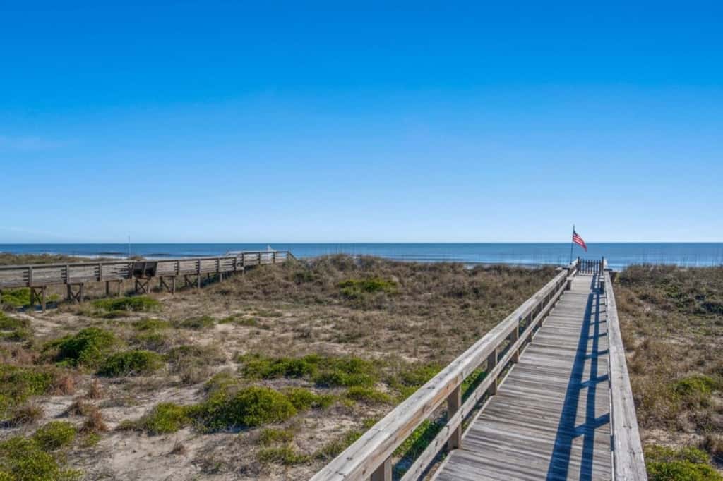 Southern Comfort  · Amelia Island Ocean View + Pool | Top Floor