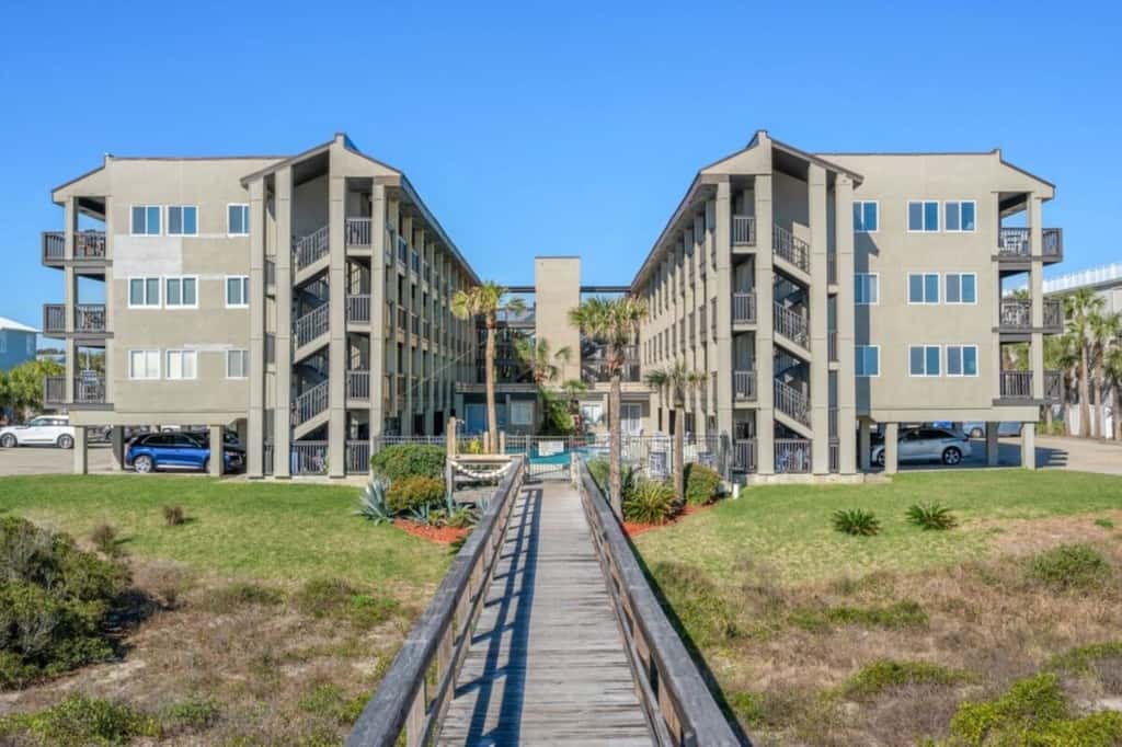 Southern Comfort  · Amelia Island Ocean View + Pool | Top Floor