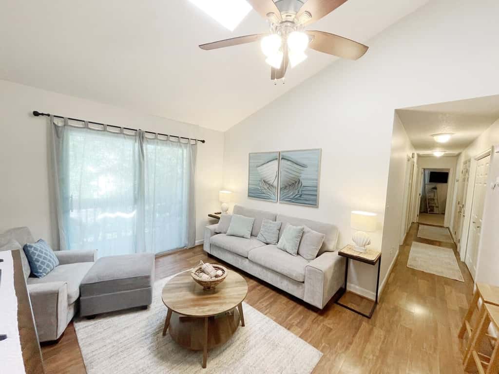 The SandPiper · Dog-Friendly 3BR • Walk to Beach • Pool