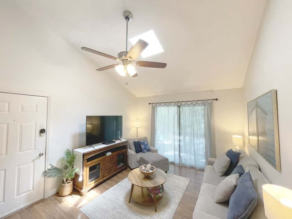 The SandPiper · Dog-Friendly 3BR • Walk to Beach • Pool