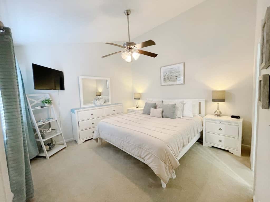 The SandPiper · Dog-Friendly 3BR • Walk to Beach • Pool