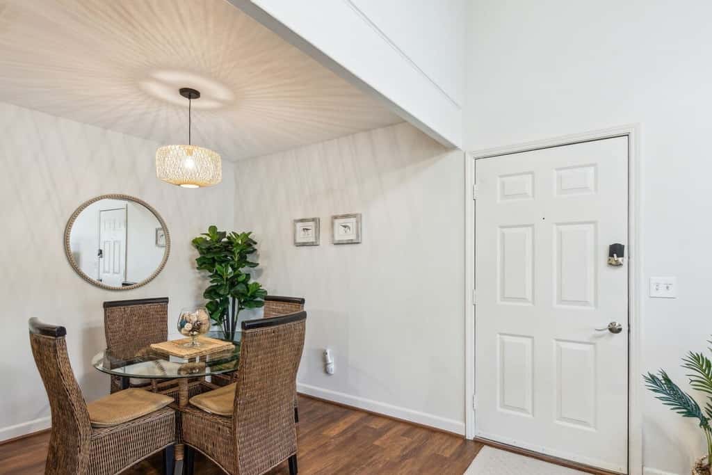 The SandPiper · Dog-Friendly 3BR • Walk to Beach • Pool