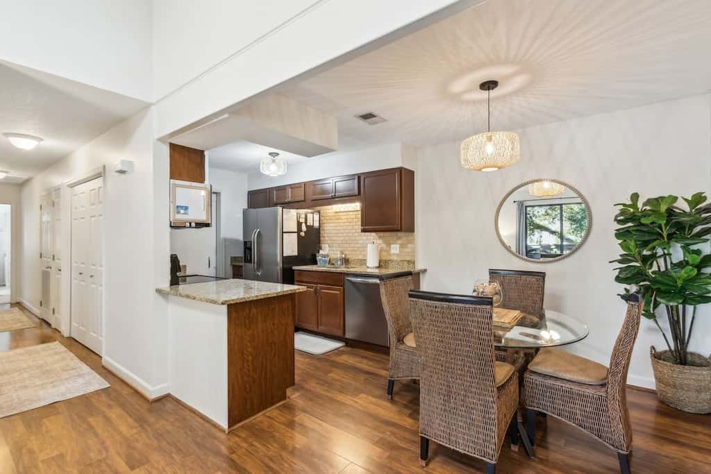 The SandPiper · Dog-Friendly 3BR • Walk to Beach • Pool