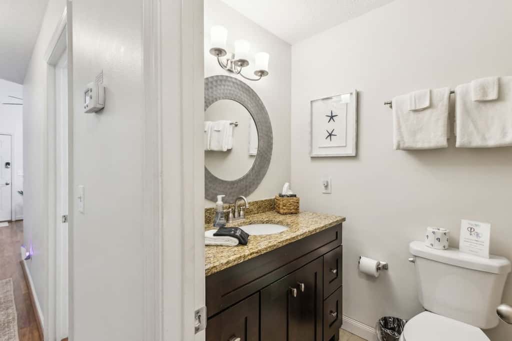 The SandPiper · Dog-Friendly 3BR • Walk to Beach • Pool