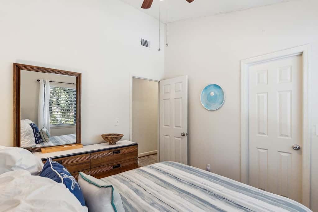 The SandPiper · Dog-Friendly 3BR • Walk to Beach • Pool