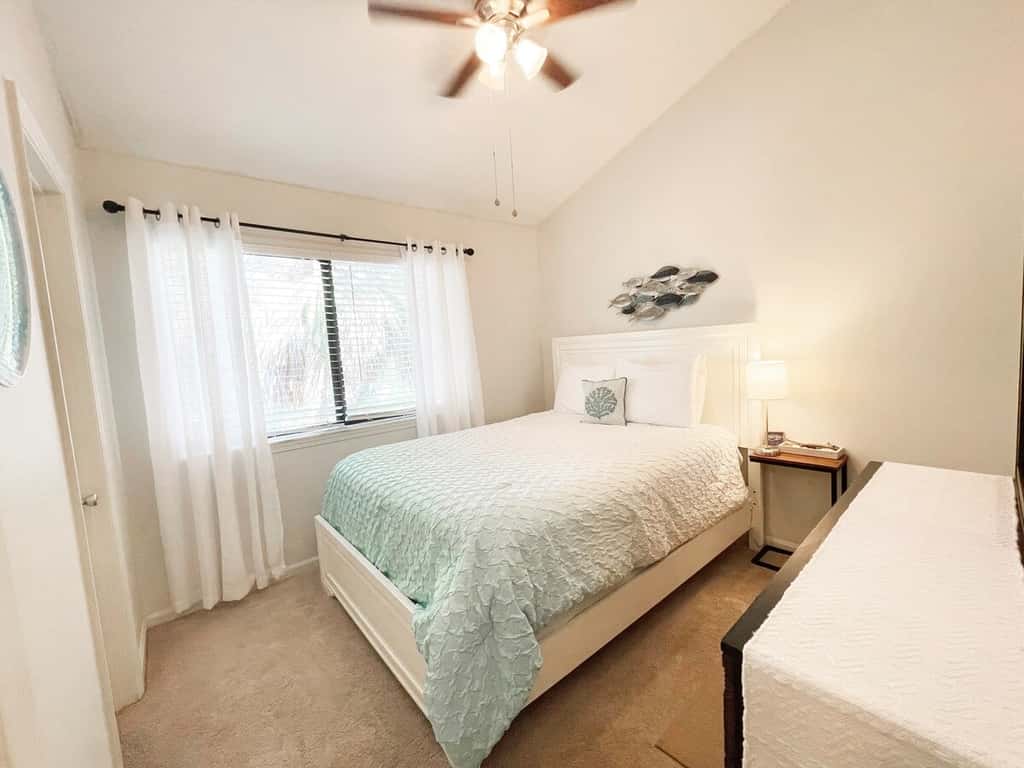 The SandPiper · Dog-Friendly 3BR • Walk to Beach • Pool