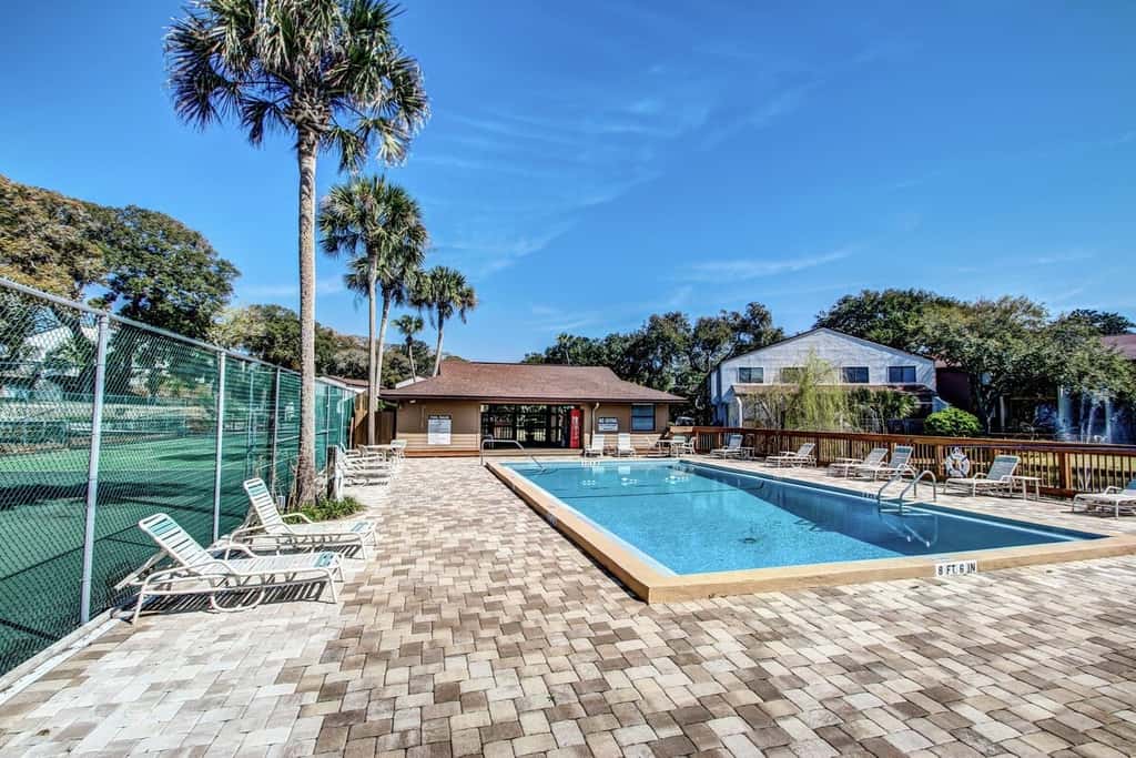 The SandPiper · Dog-Friendly 3BR • Walk to Beach • Pool