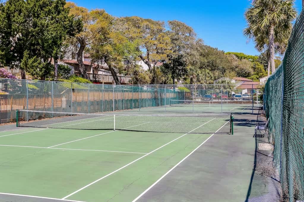 The SandPiper · Dog-Friendly 3BR • Walk to Beach • Pool