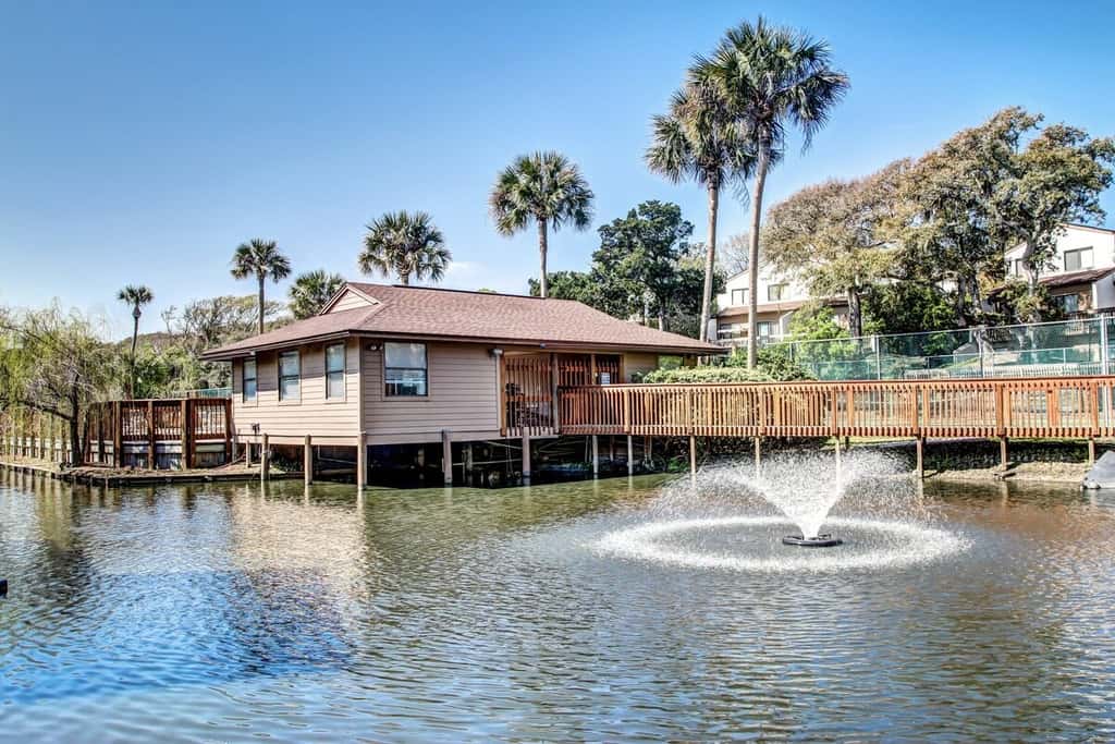 The SandPiper · Dog-Friendly 3BR • Walk to Beach • Pool